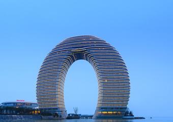CHINE : UN HÔTEL EN FORME D’ARCHE