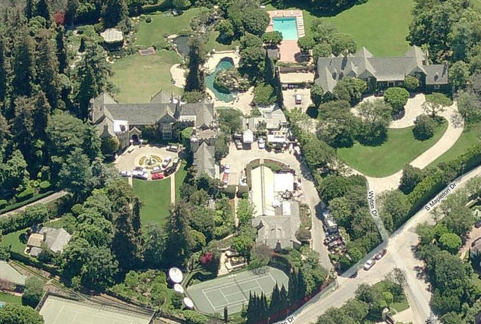200 millions de dollars pour le manoir Playboy en viager, ça vous tente ?