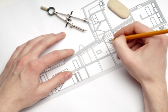 Qui choisir pour construire sa maison ? Architecte, constructeur, artisan