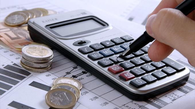 En CDD et/ou plus de 50 ans : peut-on emprunter lorsque l'on n'est pas le favori des banques ?