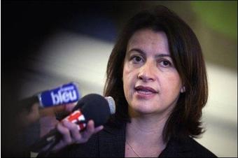 Cécile Duflot présente sa loi sur le logement devant les ministres