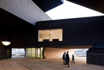 Visiter les maisons empilées du Vitra campus