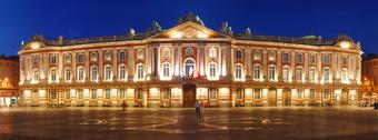 Toulouse : la place du Capitole sans voitures