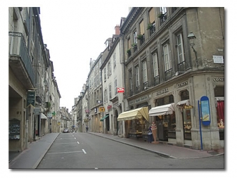 Immobilier à Besançon : prix en baisse et allongement des délais de vente