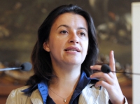 Selon la ministre du Logement Cécile Duflot, la hausse de la TVA sur le logement social est contre-productive