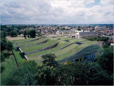 Le lycée Marcel Sembat de Sotteville-lès-Rouen doté d’une impressionnante toiture végétalisée