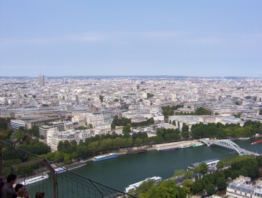Offrir des logements moins chers aux infirmières recrutées à Paris