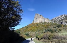 Bugarach, ou survivre à la fin du monde le 21 décembre prochain